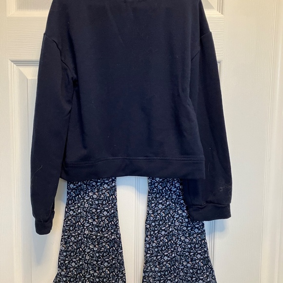 Girls 2 Piece Matching Set - Picture 2 of 3